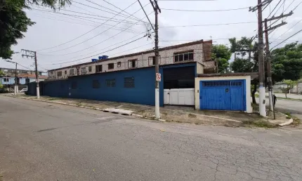 SOBRADO À VENDA | 5 DORMS. + SALÃO | 2 VAGAS NA VILA SABRINA!
