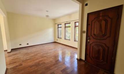 Sobrado à venda | 210 m² | 3 quartos (1 suíte) | 2 vagas na Vila Pedro Moreira!