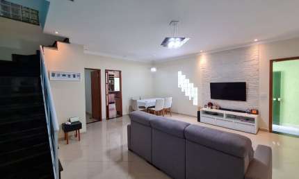 Casa à venda | 140m2 | 3 dormitórios ( 3 Suítes ) | 2 vagas  Vila augusta!