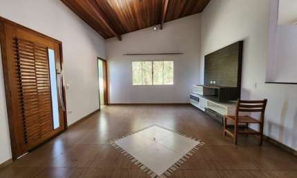 Casa á venda | 200 m² | 4 dormitórios (2 suítes)  | 6 vagas em Caraguatá - Mairiporã/SP!