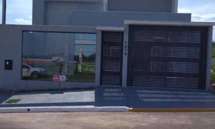 Casa Nova para Venda em Umuarama, Jardim Português Próximo ao Mercado Atacadão, 3 dormitórios, 1 suíte, 2 banheiros, 2 vagas