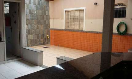 Casa para Venda em Uberlândia, Nossa senhora das graças, 3 dormitórios, 1 suíte, 3 banheiros, 2 vagas