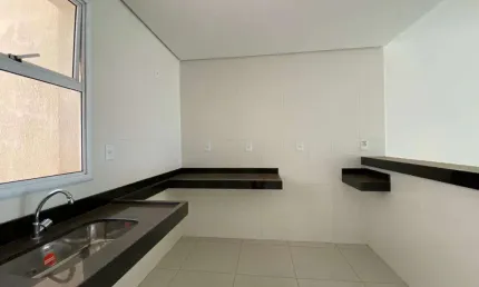 Apartamento para Venda em Uberlândia, Santa Mônica, 3 dormitórios, 3 suítes, 4 banheiros, 2 vagas