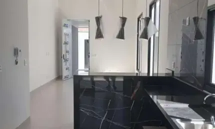 Casa para Venda em Uberlândia, Jardim Botânico, 3 dormitórios, 3 suítes, 4 banheiros, 2 vagas