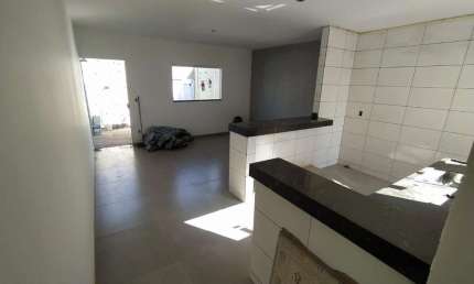 Casa Geminada para Venda em Uberlândia, Laranjeiras, 2 dormitórios, 1 suíte, 2 banheiros, 2 vagas