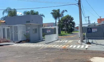 Terreno à venda na Avenida Comendador Alexandrino Garcia, 3441, Umuarama, Uberlândia