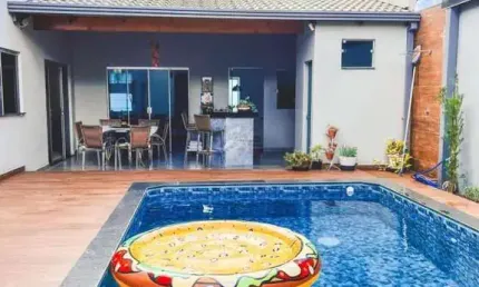 Casa Alto Padrão para Venda em Uberlândia, Santa Mônica, 3 dormitórios, 1 suíte, 5 banheiros, 3 vagas