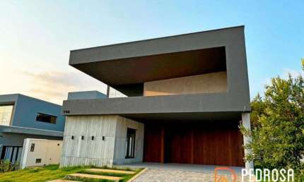 Casa Térrea no Alphaville Catuana - 225m2 - 3 suítes - 4 vagas - Área Gourmet com piscina