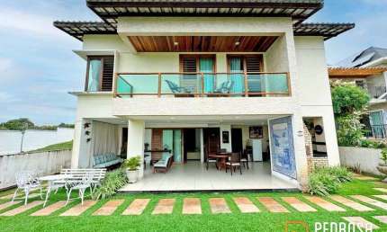 Casa com 298 m2 - 4 suítes - Área Gourmet - Vila dos Lagos (P. negra) - 4 vagas - Financiavel