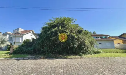 Terreno em Condomínio Fechado – Segurança e Tranquilidade para Sua Família
