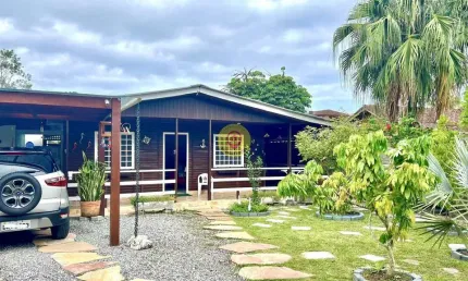 Casa Ampla e Aconchegante na Praia de Boracéia, São Sebastião