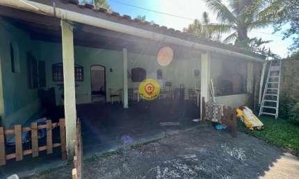 Casa a 130 Metros da Praia – Conforto e Praticidade em Rua Pavimentada