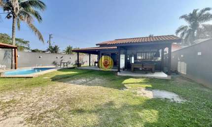Casa à Venda a 100 Metros da Praia de Boracéia – Conforto e Localização Privileg