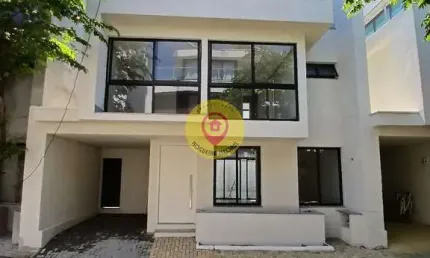 Luxuosa Casa Tríplex no Condomínio Cambury Residence II – A 200m da Praia de Cam