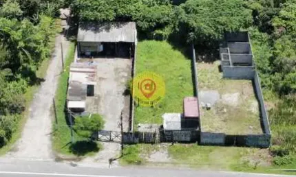 Terreno de 438 m² – frente para a rodovia e vista para o mar