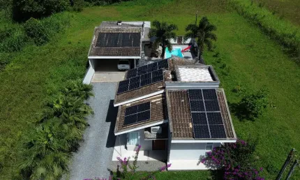 Casa com Piscina à Venda no Centro Norte em Schroeder