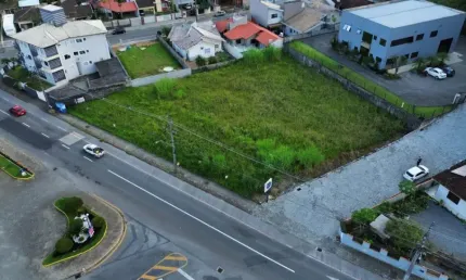 Terreno na rua principal no bairro Amizade em Jaraguá do Sul