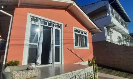 Casa com 3 quartos à venda na Armazém, 63, Bela Vista, São José por R$ 650.000
