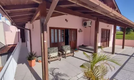 Casa com 4 quartos à venda na Rua José Roberto da Silva Andreani, 10, Serraria, São José por R$ 750.000