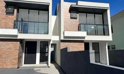 Casa com 3 quartos à venda na Rua Hamilton Ferreira, 256, Areias, São José por R$ 690.000