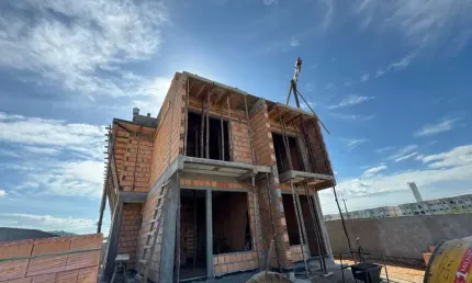 Casa com 3 quartos à venda na Rua João Harold Bertelli, sn, Sertão do Maruim, São José por R$ 640.000