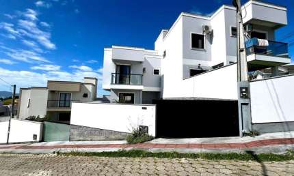 Casa com 3 quartos à venda na Rua Professora Terezinha de Jesus, 215, Bela Vista, Palhoça por R$ 580.000