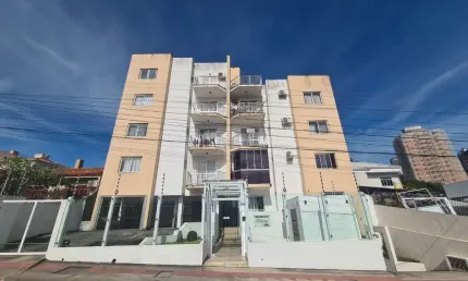 Apartamento com 2 quartos para alugar na Rua Acácio Moreira, 239, Capoeiras, Florianópolis por R$ 2.300