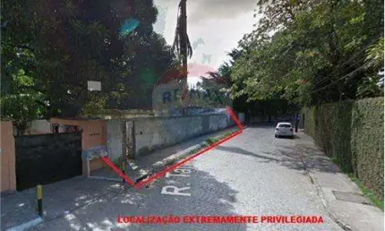 Terreno em Monteiro / Casa Forte - com 858,36 m² - a  apenas 200 m do novo Parque Jardim do Poço