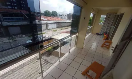 VENDA CASA 1. ANDAR  - CORDEIRO  - 400 MTS² -  05 QUARTOS - 03 SUITES - 04 VAGAS  - ENERGIA SOLAR