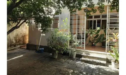 Casa na Encruzilhada , 226 m2 , 4 quartos, 1 suíte , Jardim , quintal