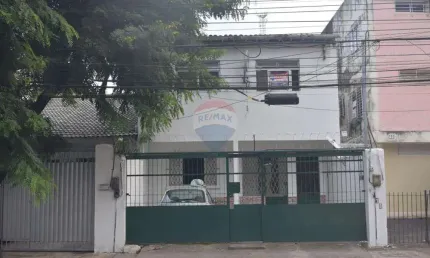 VENDO - CASA  -  184 MTS TERRENO E 368 MTS  ÁREA CONSTRUÍDA - TORRE - R. CONDE DE IRAJÁ - TORRE
