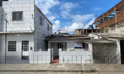 Casa à Venda em San Martin, com prédio comercial anexo!