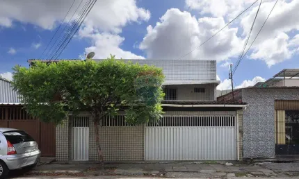 Oportunidade no cordeiro: casa com 322m², 6 quartos e 4 vagas!