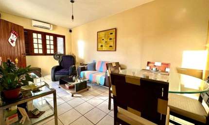 Casa no Guarapari, Rua do Aririzal, original com 2 quartos, amplo quintal - R$ 590.000,00