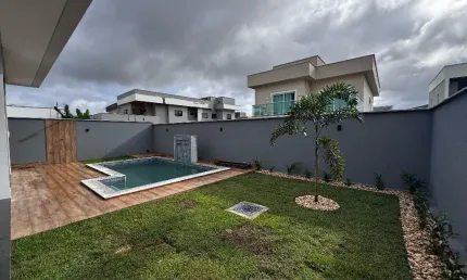 CASA NO DAMHA TERREA COM 3 SUITES, QUINTAL E PISCINA