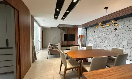 Casa Triplex, Condominio Berlin, 4 suites, Nascente, Porteira fechada.