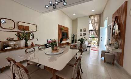 Casa no Damha Terrea, com 3 suites + escritorio, quintal e piscina (LInda)