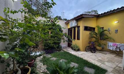 Casa em Condomínio com 3 quartos, sendo 1 suíte, quintal, ventilada, R$ 760.000,00
