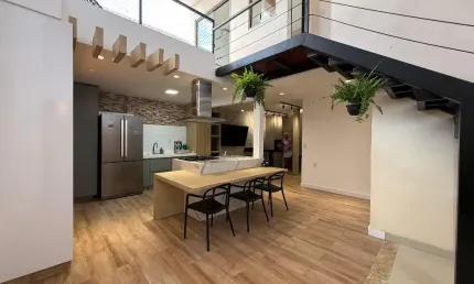 Casa Duplex com 4 quartos (3 suites), fino acabamento, R$ 880.000,00