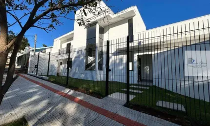 Casa à venda em maringá, zona 04, com 4 quartos, com 281 m²