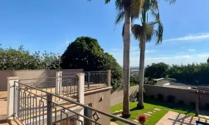 Sobrado à venda  4 quartos, ampla área de lazer e 368 m² construído