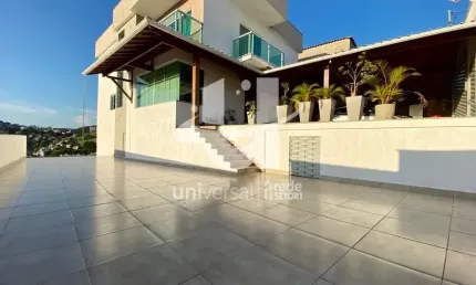 Casa com 5 quartos uma vista deslumbrante e acabamento de primeira por r$ 1.100.000,00 no quintas das avenidas - juiz de fora/mg