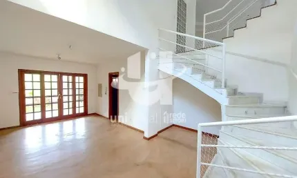 Casa com 3 quartos à venda, 250 m² por R$ 940.000 - Alto dos Pinheiros - Juiz de Fora/MG