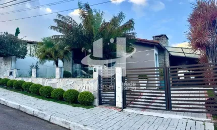 Casa linear No São Pedro- Juiz de Fora em condomínio  fechado com piscina, área gourmet e anexo privativo