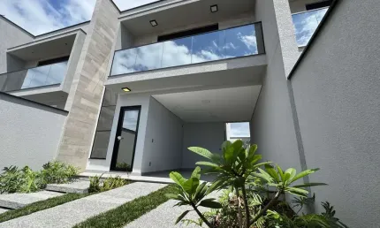 Sobrado em são chico | 230 m da praia | 3 suítes | 160 m² de área construída