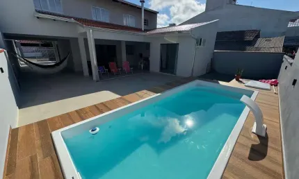 Casa averbada na praia da enseada, são francisco do sul/sc | financia | 250 m da praia