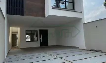 LINDO SOBRADO NO SAGUAÇU | 139 M² | SUÍTE + 2 | 4 VAGAS DE GARAGEM