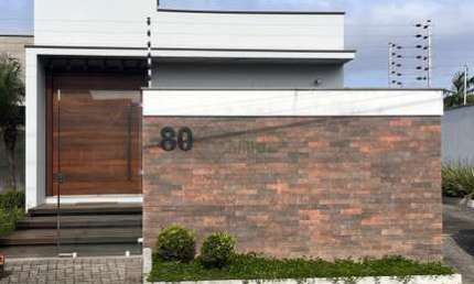 CASA MOBILIADA NO SAGUAÇU | 265 M² | 3 SUÍTES | 1 ESCRITÓRIO | PISCINA | ÁREA DE FESTAS COMPLETA