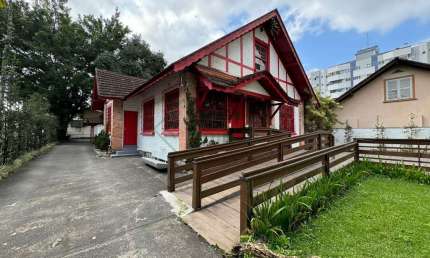EXCELENTE IMÓVEL COMERCIAL NO ANITA GARIBALDI | 205 M² CONSTRUÍDOS | EM FRENTE AO ANGELONI | 960 M² DE TERRENO