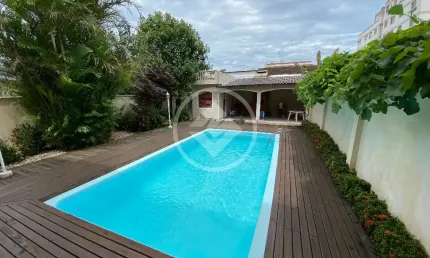 Casa com 5 quartos à venda na Rua Eugênio Portela, 362, Barreiros, São José